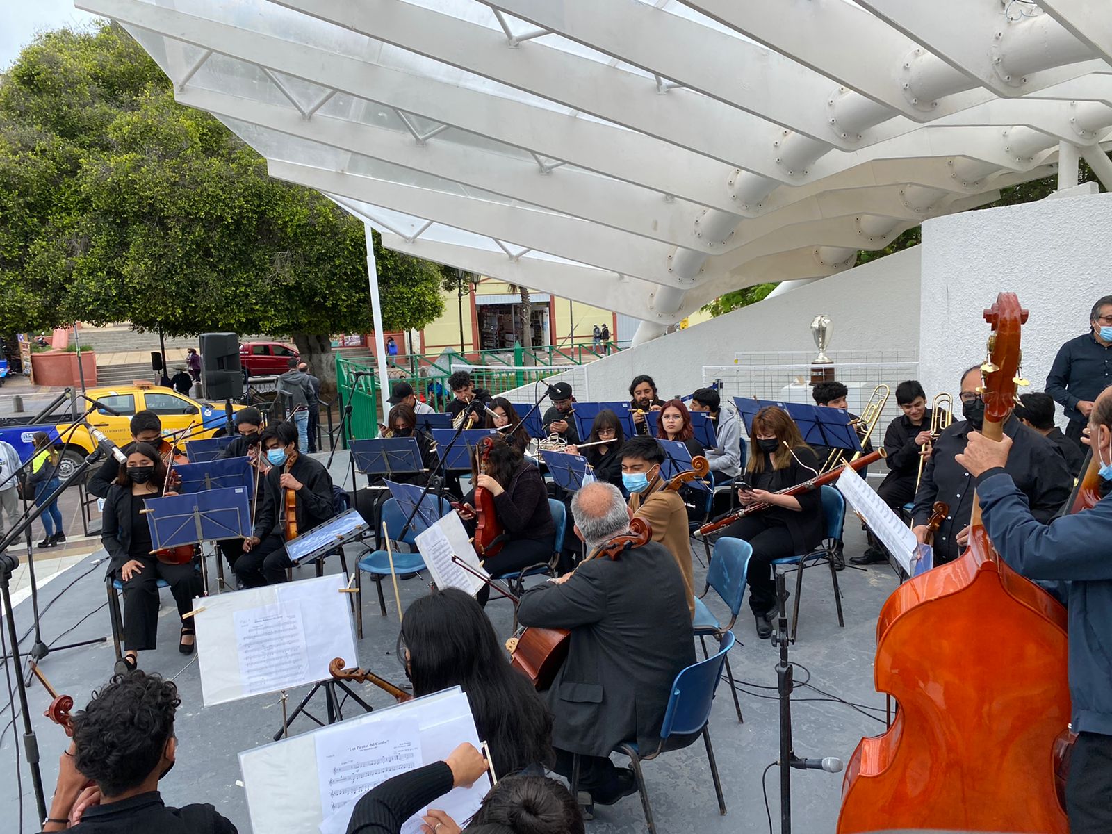 CON ORQUESTAS MUSICALES SE CELEBRÓ EL DÍA DE LA EDUCACIÓN PÚBLICA A LO LARGO DEL PAÍS